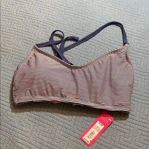 Xhilaration top